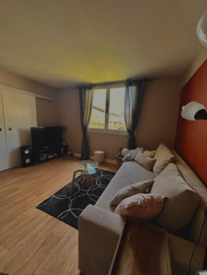 LOGEMENT - Proche circuit - 6 PERS